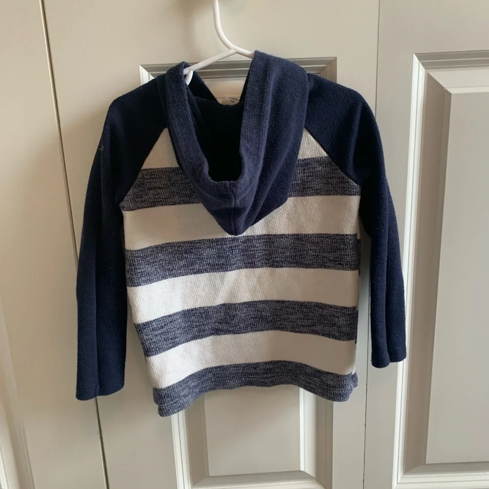 Toddler old navy top - Picture 3 of 3